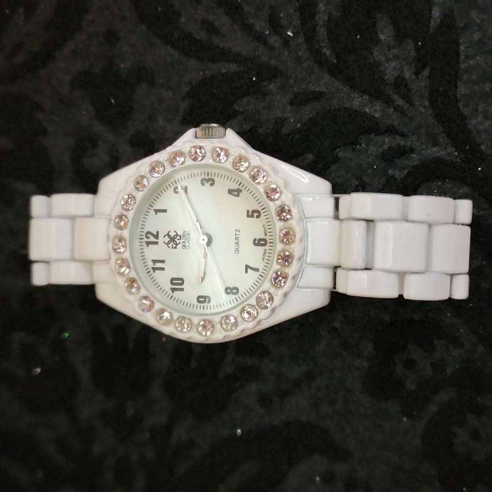 Golden Classic Watch White Stainless Steel Link Band with Rhinestones